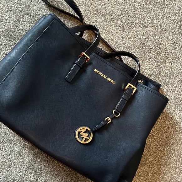 MICHAEL Michael Kors Handbags - AUTHENTIC MK PURSE ‼️